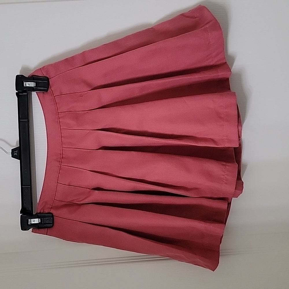 Forever 21, Size S Dusty Rose Pleated Mini Skirt, Excellent Used Condition
